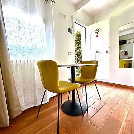 La Casa (adults Only) Bed & Breakfast