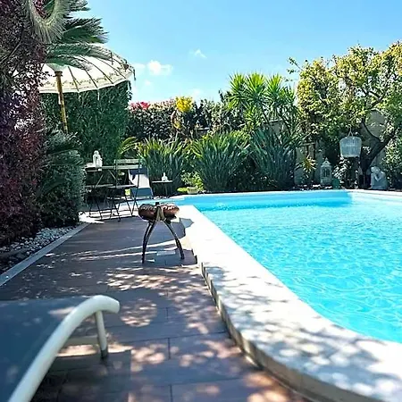 La Casa (adults Only) Bed & Breakfast 3*