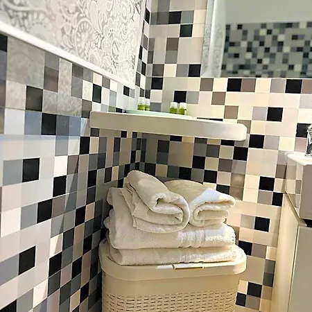 La Casa (adults Only) Bed & Breakfast 3*